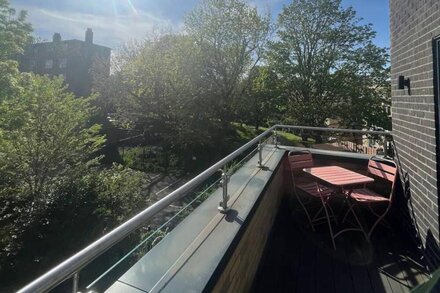 Modern & Bright 2BD Flat with Balcony - Islington