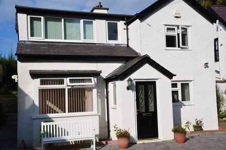 Bryn Celyn Cottage - near Beaumaris Sleeps 6