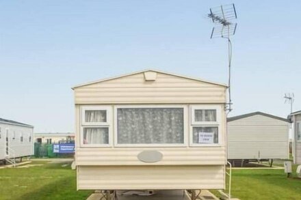 Fantastic 3BD Caravan Getaway Clacton on Sea!