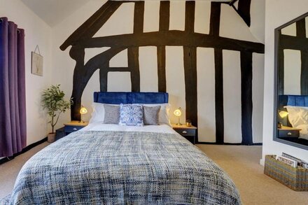 Loft Cottage - 2 Bed Tudor Retreat Near Stratford-upon-avon, Warwick & Solihull