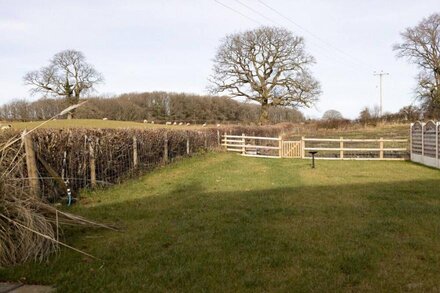 Ynyswen No.1 · Family Country Cottage with Stunning Mountain View