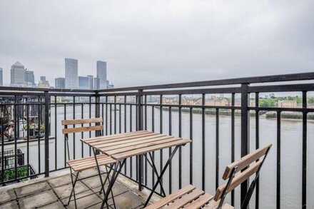 Stellar Limehouse 2BR w/ Balcony, nr Canary Wharf, by Blueground