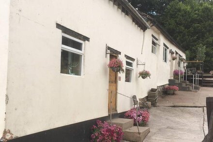 Characteristic 6-Bed Cottage on Exmoor