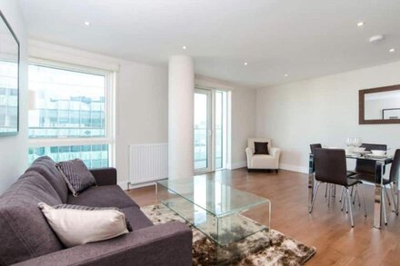 2 Bedroom Aldgate Deluxe