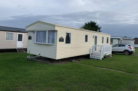 8 berth - 3 Bed Static caravan 12ft x 36ft, nr.beach and pool.New adventure land