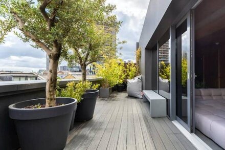 Luxurious and Stylish 2 Bed Penthouse - Shoreditch