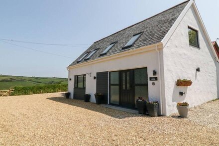 WILLOW COTTAGE, with a garden in Combe Martin