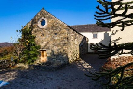 Peaceful getaway in converted barn with beautiful scenic views