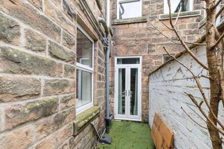 4 bedroom accommodation in Matlock