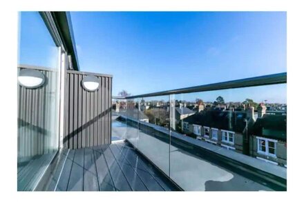 Stunning Penthouse, 3bedroom with terrace sleeps 7