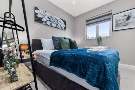 Gorgeous, Cosy Flat | Unbeatable Transport Links!