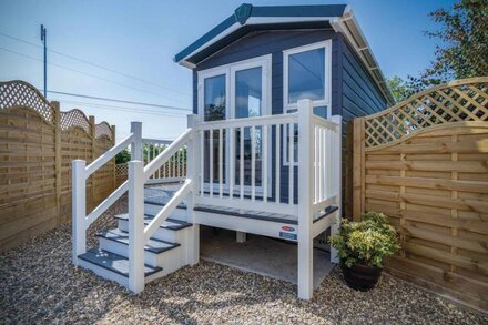 The Studio - 1 Bedroom Cabin - Amroth