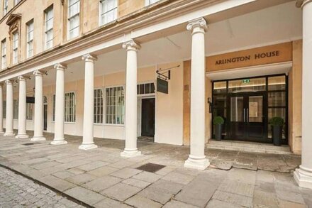 A luxurious Bath Street Penthouse