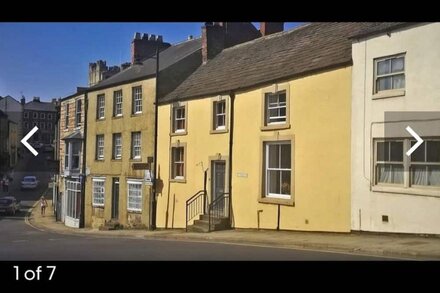 Beautiful 2 bedroom spacious Cottage in the heart of historic Richmond