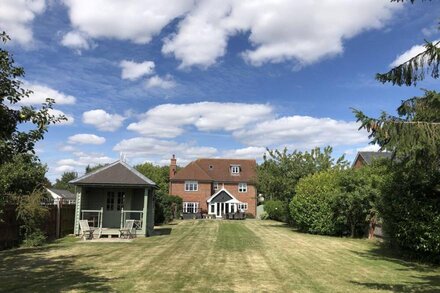 Highview House - 5 Bed Home in Constable County, Suffolk