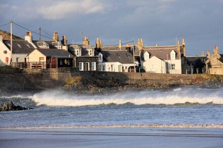 Sandend Cottage - in the picturesque 'get away from it all' fishing hamlet