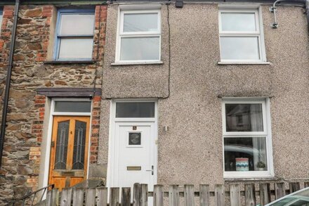 5 THOMAS STREET, family friendly, with a garden in Llanberis