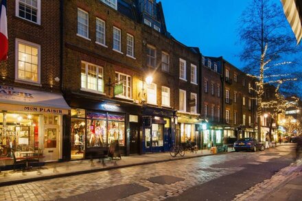 A REAL GEM IN AN ENCHANTED NEIGHBOURHOOD LIKE COVENT GARDEN