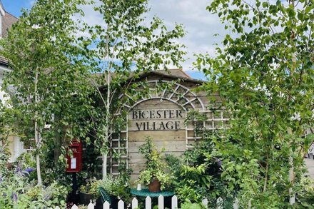 Cozy Bicester Village 1 bedroom  flat with own garden