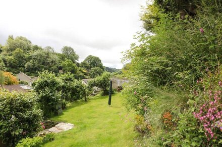 ROSE COTTAGE, pet friendly, luxury holiday cottage in Yelverton