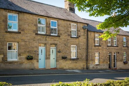 Charming Original Stone Cottage Close To Beaches and Countryside