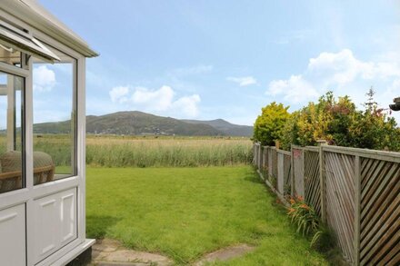 HAFOD-Y-GORS, pet friendly, with a garden in Fairbourne