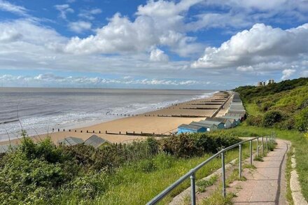 La Casita- Modern 3/4 Bed house - close to Frinton beach and shops