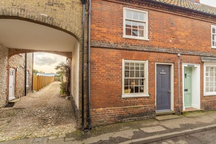 A charming traditional brick and flint Georgian cottage sleeping up to 5 guests.