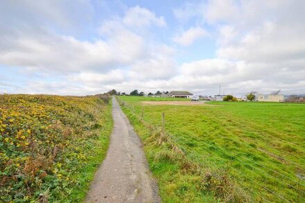 32 Sandown Bay Holiday Centre -  a chalet that sleeps 4 guests  in 2 bedrooms