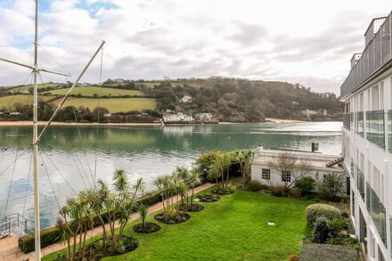 22 THE SALCOMBE, family friendly, with pool in Salcombe