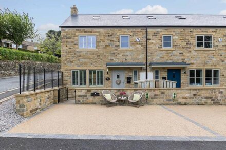 1 x Bedroom, 1 bathroom - Nidderdale