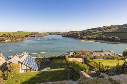 MAIN TOP APARTMENT, family friendly in Salcombe