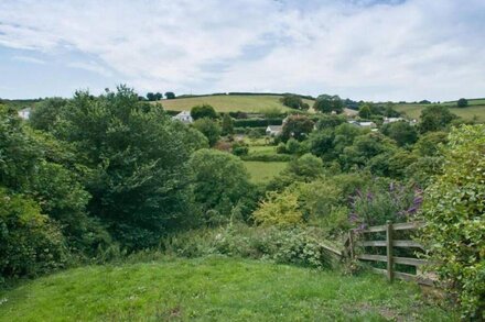 ORCHARD BARN, pet friendly, with open fire in Salcombe