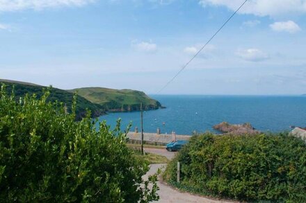 GREYSTONE, pet friendly, country holiday cottage in Hope Cove