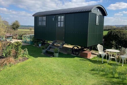 Shepherds Hut - Countryside View