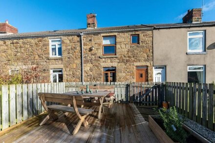 The Long Row - Three Bedroom House, Sleeps 6