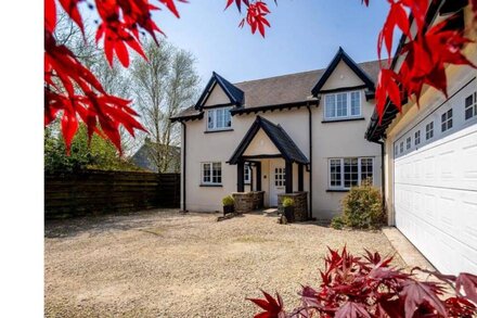 Beautiful modern and spacious 4 bedroom country house