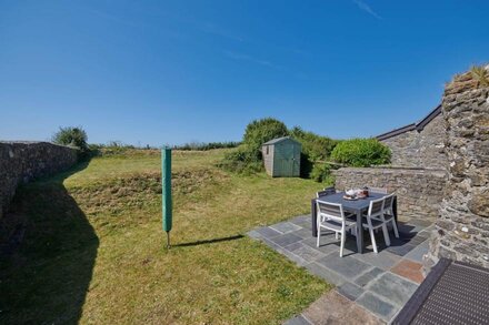 The Barn and Chaffhouse, Rural, Pet Friendly Traditional Welsh Barn Conversion,