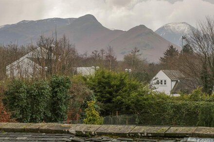 THREE PEAK VIEW, family friendly in Keswick