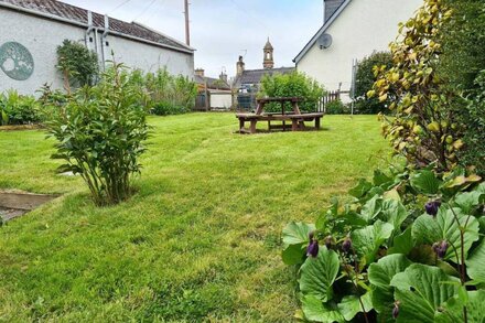 Traditional cottage in Tain