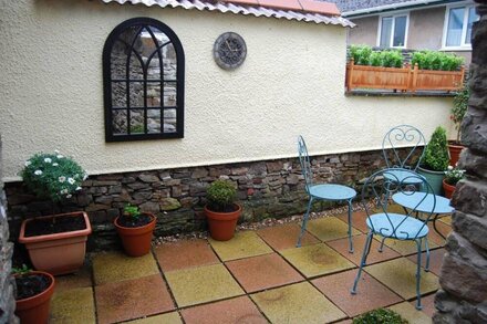 Delightful Chocolate Box Thatched Cottage in the Heart of North Devon