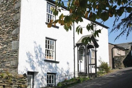 ARGYLE COTTAGE, family friendly, with open fire in Ambleside