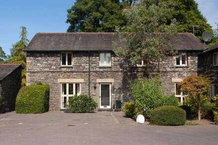 THE OLD BARN, family friendly, with a garden in Ambleside