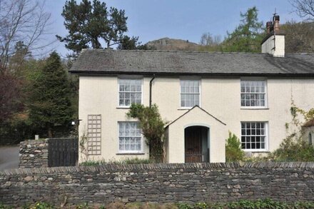 TODD CRAG, pet friendly, with open fire in Ambleside