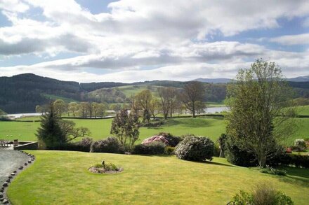 LAKEFIELD COTTAGE, with a garden in Hawkshead