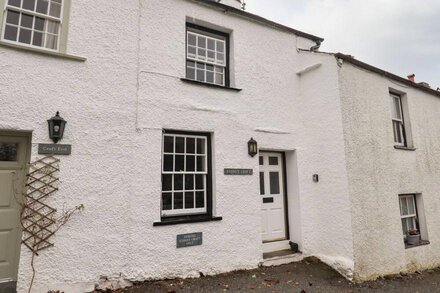 STONEY CROFT COTTAGE, pet friendly, with open fire in Sawrey