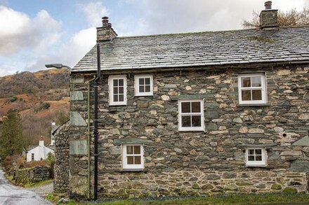 YEW TREE COTTAGE BORROWDALE, pet friendly in Rosthwaite