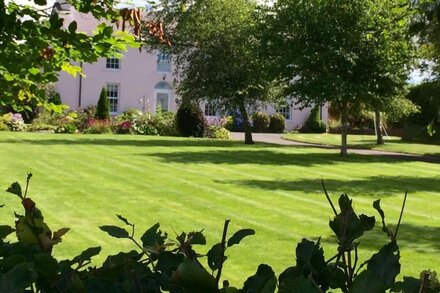 Cavan House - Luxury Georgian Farmhouse at the foot of the Mourne Mountains