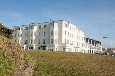 Bude Panoramic Sea Views Spacious 3 Bed Apartment Close to Town & Beach