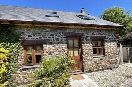 CROYDE THATCHERS HIDEAWAY | 2 Bedrooms | Croyde | Sleeps 5 | Hot Tub option